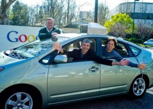 Larry Page et Sergey Brin sur la Google Car Larry Page et Sergey Brin sur la Google Car